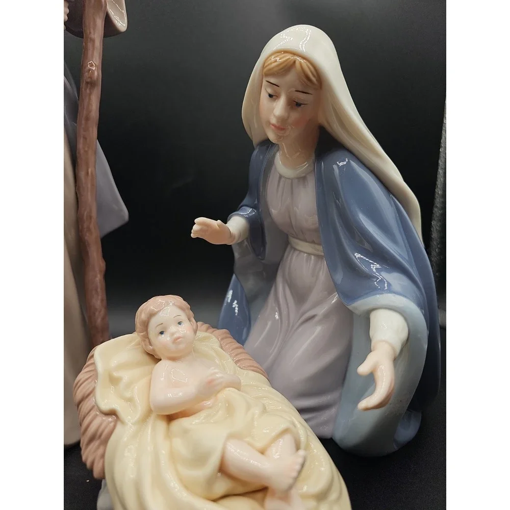 Grandeur Noel 2002 Holy Family Large Porcelain Nativity Set Collector's Edition